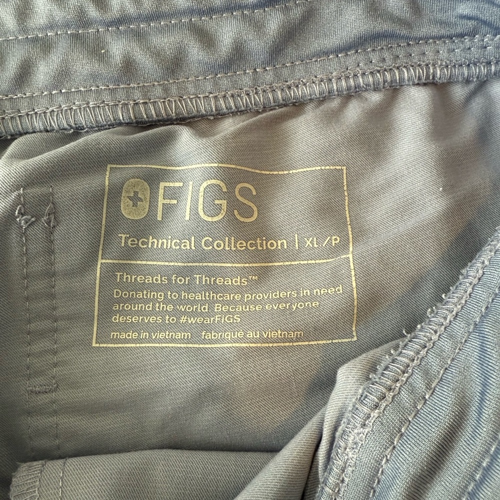 Figs Technical Collection Scrub Set - Picture 2 of 3